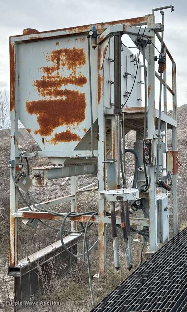 image for item OJ9443 Thomas Conveyor cement bagger