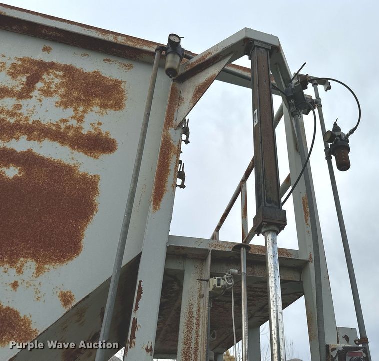 image for item OJ9443 Thomas Conveyor cement bagger