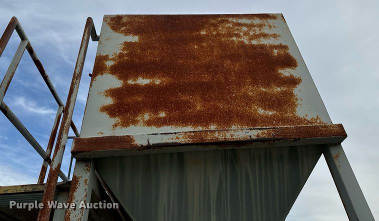 image for item OJ9443 Thomas Conveyor cement bagger