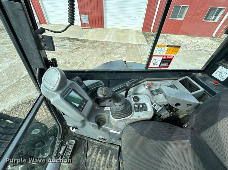 image for item OJ9461 2020 John Deere 35G mini excavator