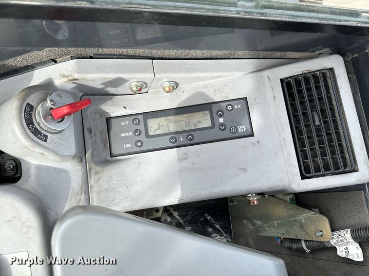 image for item OJ9461 2020 John Deere 35G mini excavator