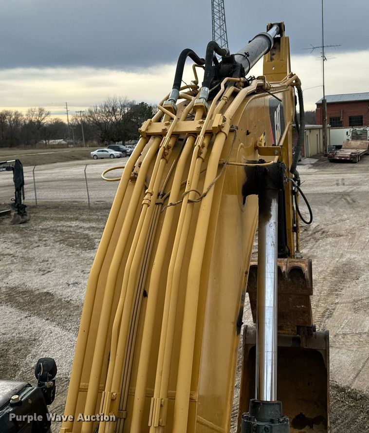 image for item OJ9462 2013 Caterpillar 324EL excavator