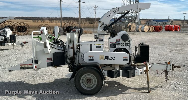 image for item OJ9476 2014 Altec CFD1217 wood chipper