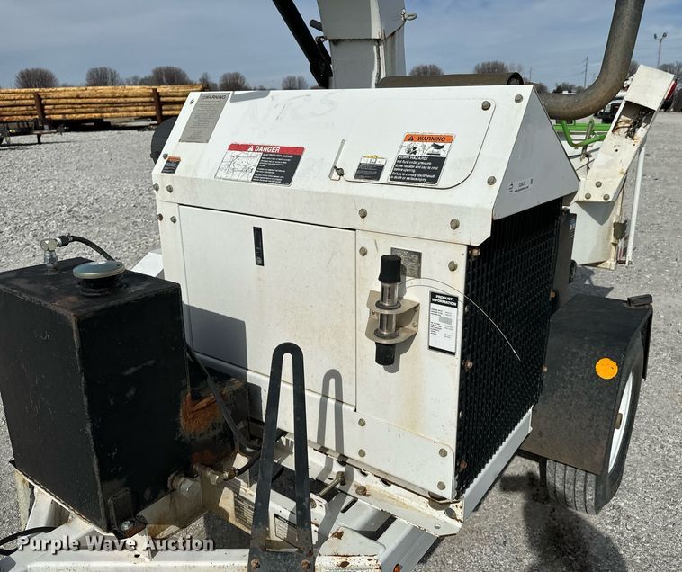 image for item OJ9476 2014 Altec CFD1217 wood chipper