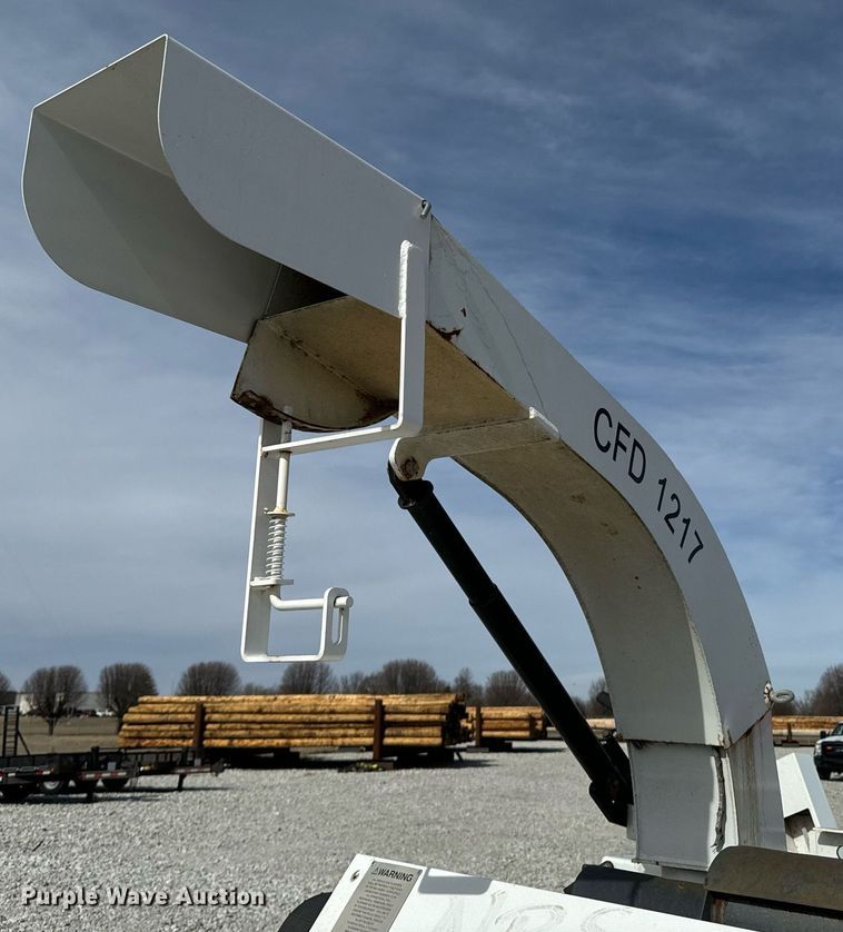 image for item OJ9476 2014 Altec CFD1217 wood chipper