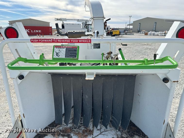 image for item OJ9476 2014 Altec CFD1217 wood chipper