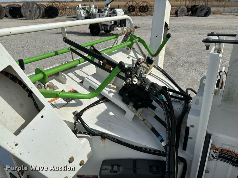 image for item OJ9476 2014 Altec CFD1217 wood chipper