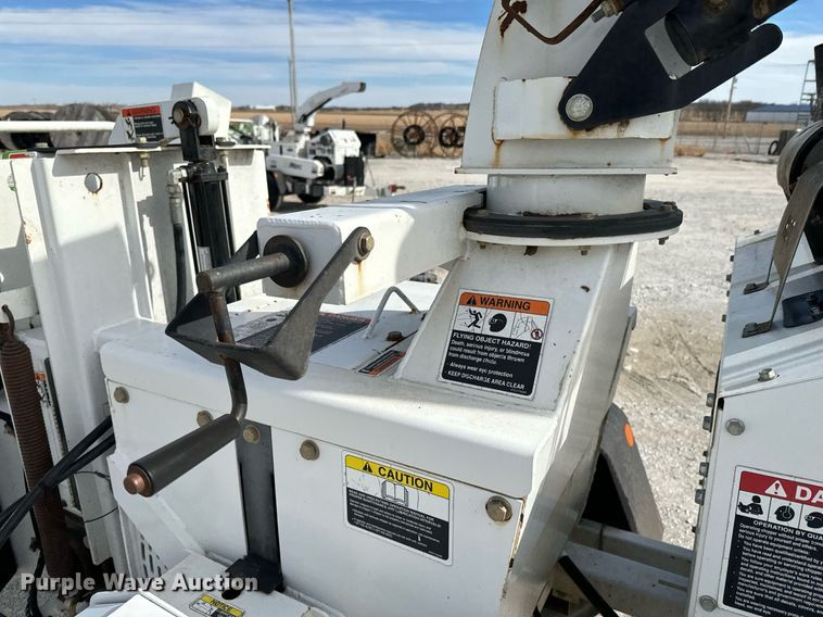 image for item OJ9476 2014 Altec CFD1217 wood chipper