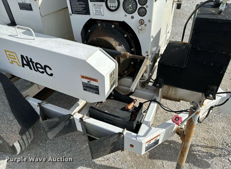 image for item OJ9476 2014 Altec CFD1217 wood chipper