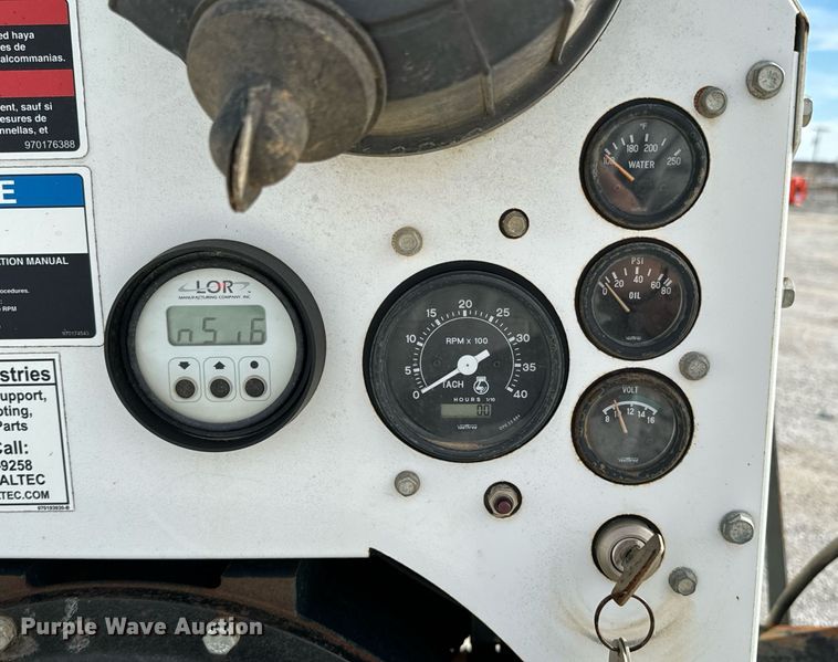 image for item OJ9476 2014 Altec CFD1217 wood chipper