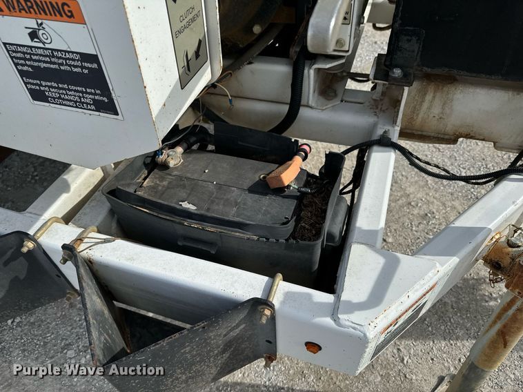 image for item OJ9476 2014 Altec CFD1217 wood chipper