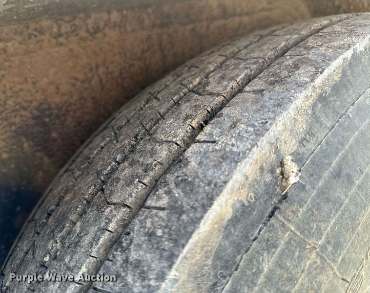 image for item OJ9476 2014 Altec CFD1217 wood chipper