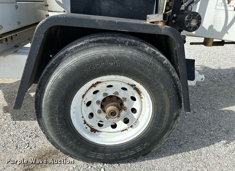 image for item OJ9476 2014 Altec CFD1217 wood chipper