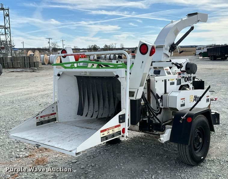 image for item OJ9477 2013 Altec CFD1217 wood chipper