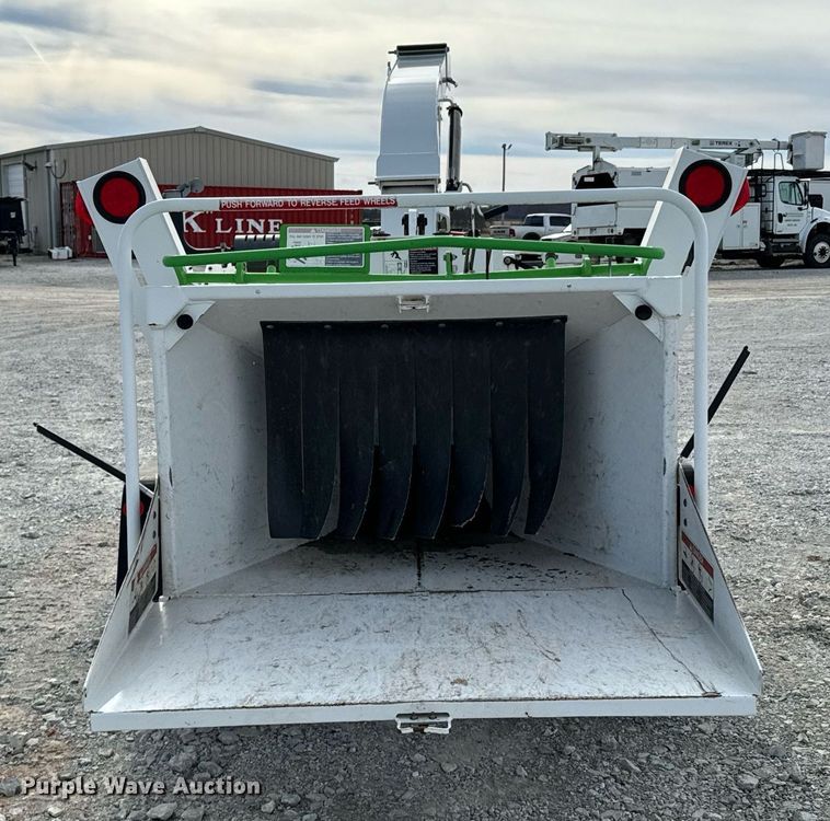 image for item OJ9477 2013 Altec CFD1217 wood chipper