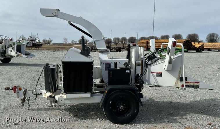 image for item OJ9477 2013 Altec CFD1217 wood chipper