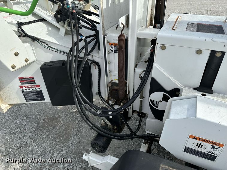 image for item OJ9477 2013 Altec CFD1217 wood chipper