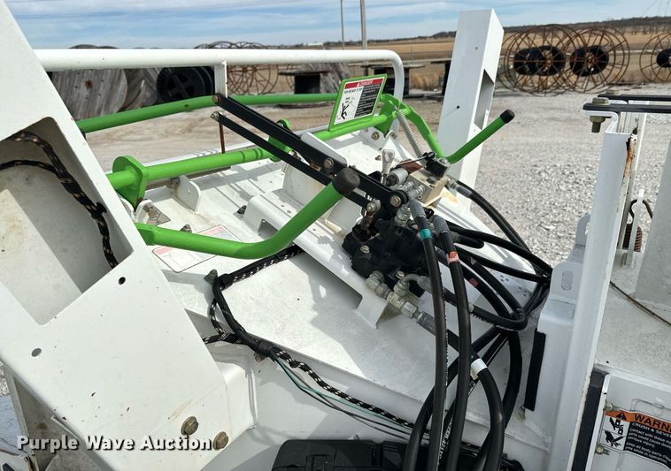 image for item OJ9477 2013 Altec CFD1217 wood chipper