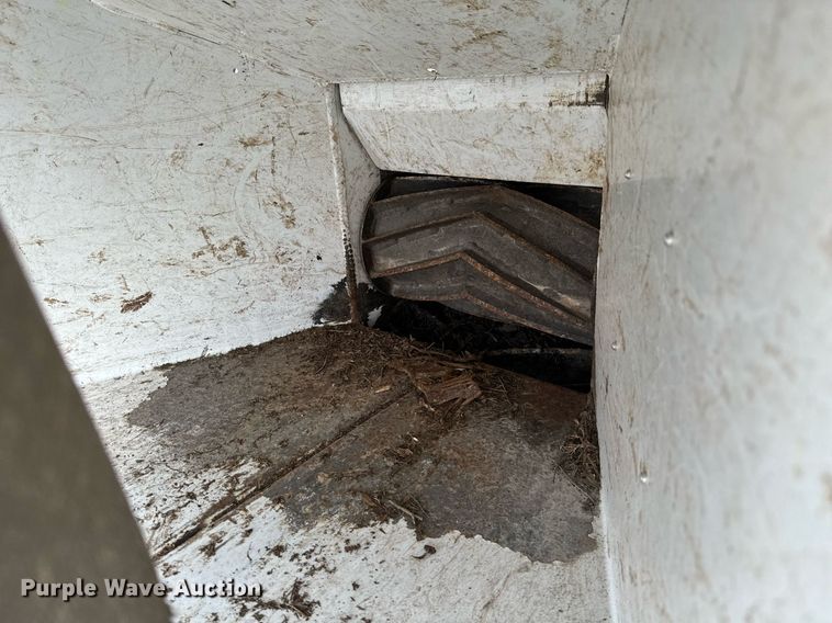 image for item OJ9477 2013 Altec CFD1217 wood chipper