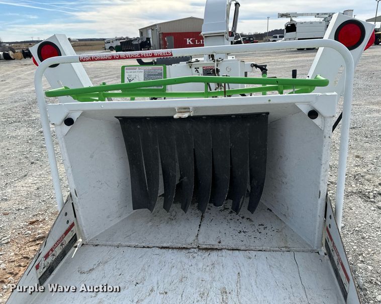 image for item OJ9477 2013 Altec CFD1217 wood chipper