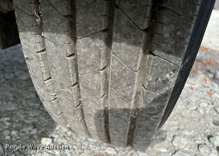 image for item OJ9477 2013 Altec CFD1217 wood chipper