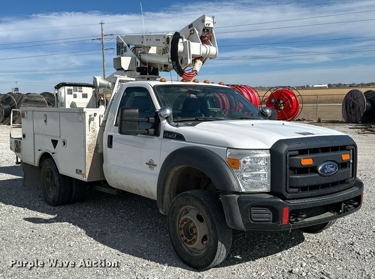 image for item OJ9481 2016 Ford F550 Super Duty     bucket truck