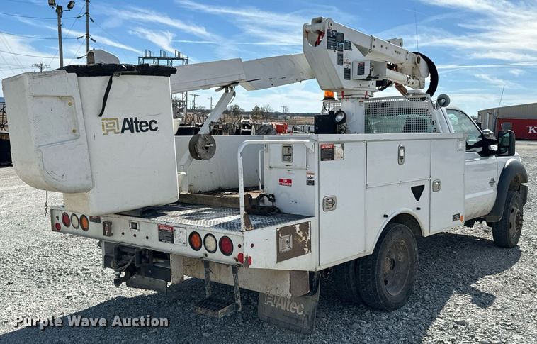 image for item OJ9481 2016 Ford F550 Super Duty     bucket truck