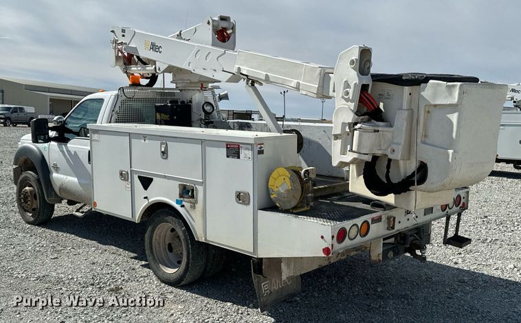 image for item OJ9481 2016 Ford F550 Super Duty     bucket truck