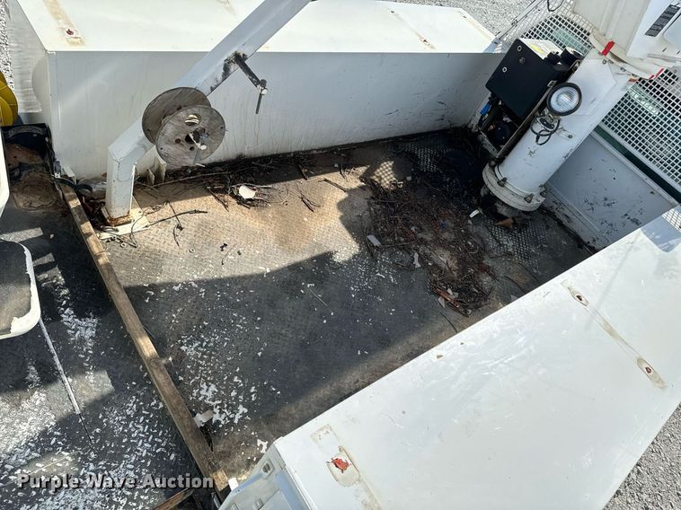 image for item OJ9481 2016 Ford F550 Super Duty     bucket truck