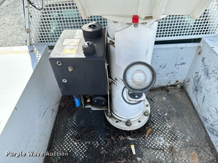 image for item OJ9481 2016 Ford F550 Super Duty     bucket truck