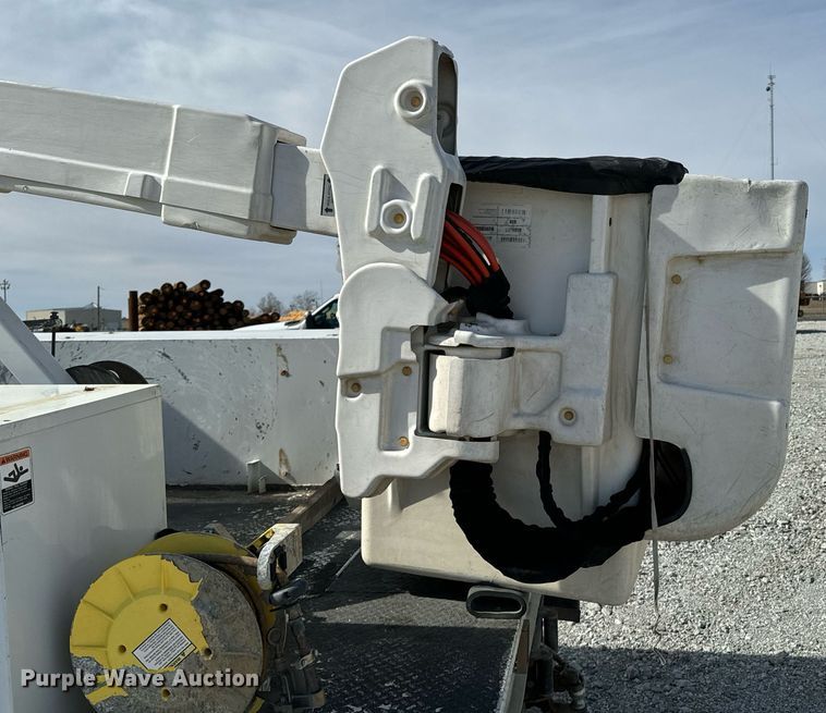 image for item OJ9481 2016 Ford F550 Super Duty     bucket truck