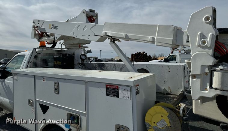 image for item OJ9481 2016 Ford F550 Super Duty     bucket truck