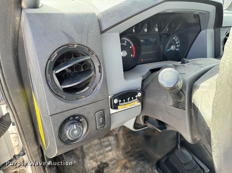 image for item OJ9481 2016 Ford F550 Super Duty     bucket truck