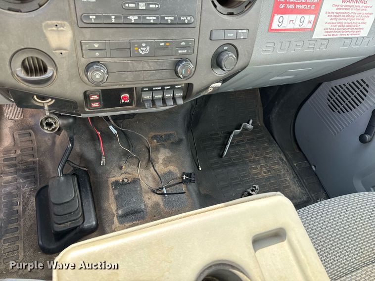 image for item OJ9481 2016 Ford F550 Super Duty     bucket truck