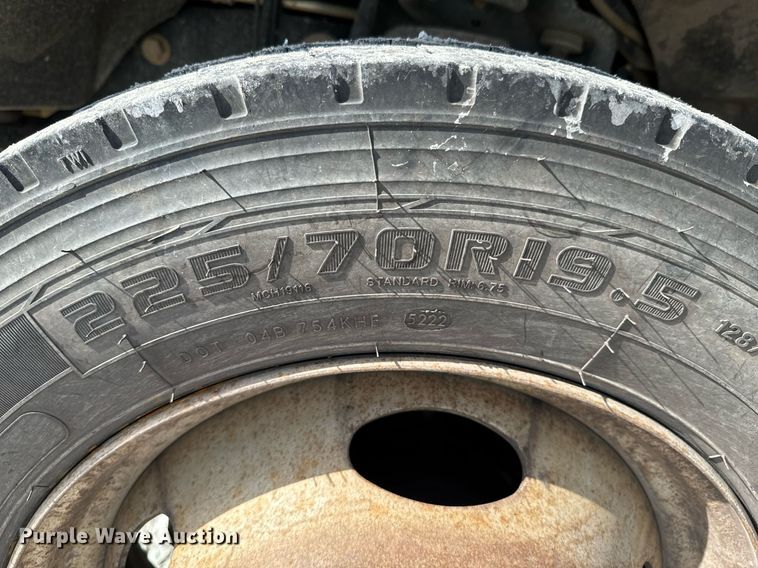 image for item OJ9481 2016 Ford F550 Super Duty     bucket truck