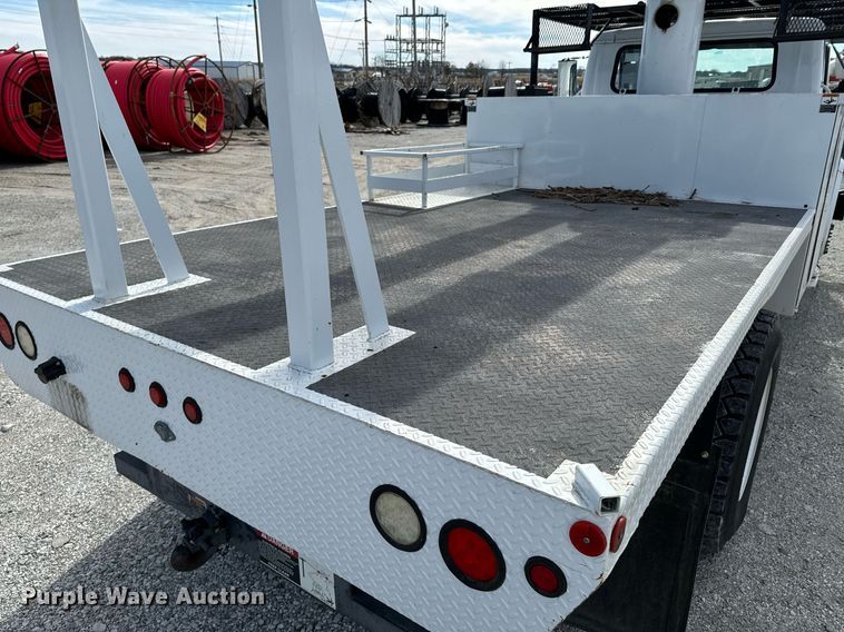 image for item OJ9482 2001 International   4700 bucket truck