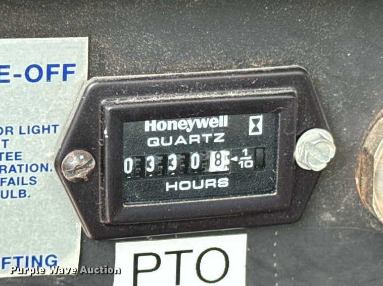 image for item OJ9482 2001 International   4700 bucket truck