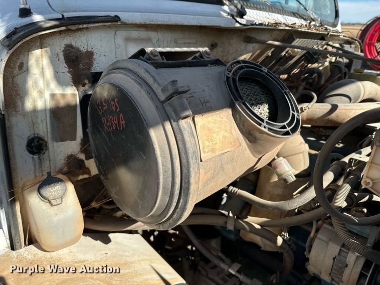 image for item OJ9482 2001 International   4700 bucket truck