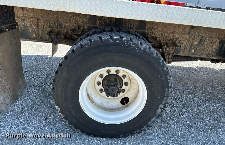 image for item OJ9482 2001 International   4700 bucket truck