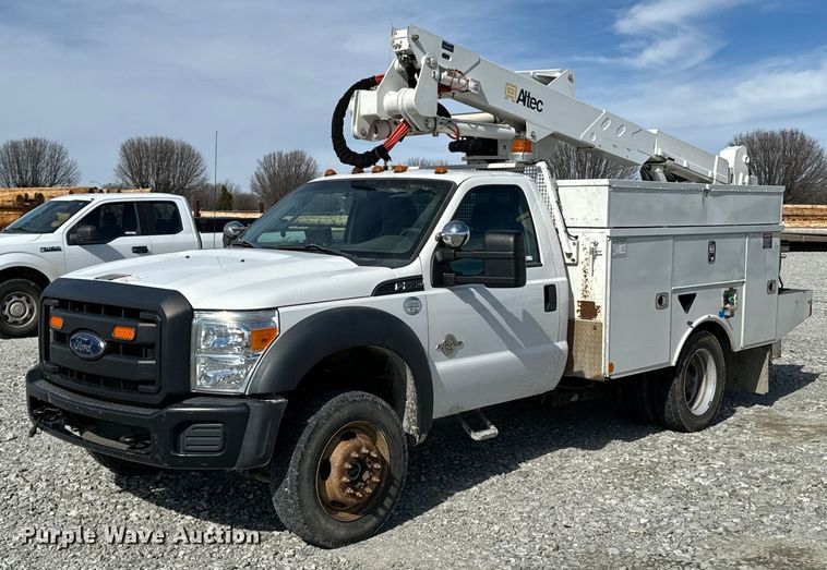 image for item OJ9485 2016 Ford   F550 Super Duty   bucket truck