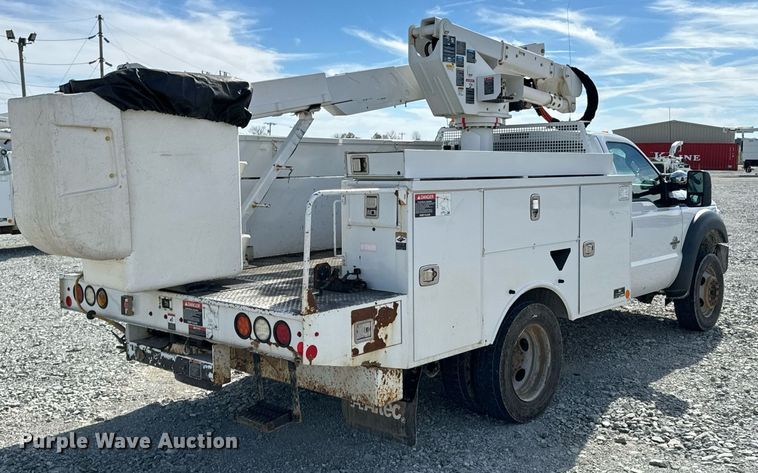 image for item OJ9485 2016 Ford   F550 Super Duty   bucket truck