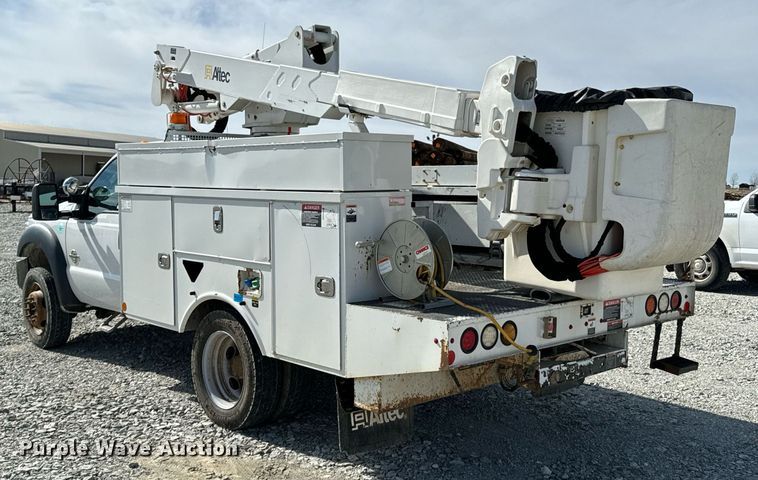 image for item OJ9485 2016 Ford   F550 Super Duty   bucket truck