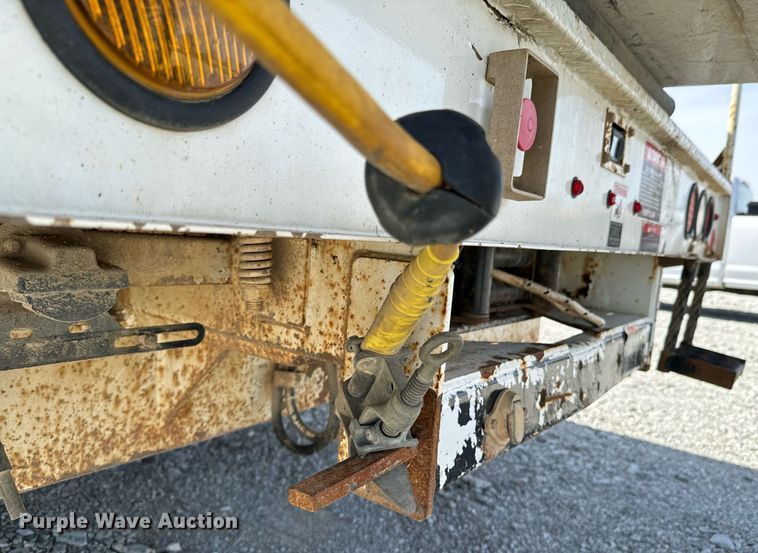 image for item OJ9485 2016 Ford   F550 Super Duty   bucket truck