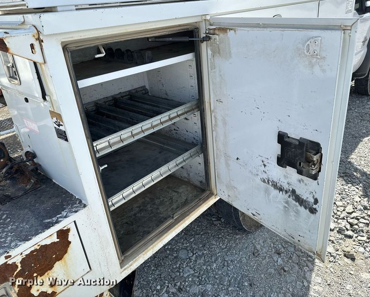 image for item OJ9485 2016 Ford   F550 Super Duty   bucket truck