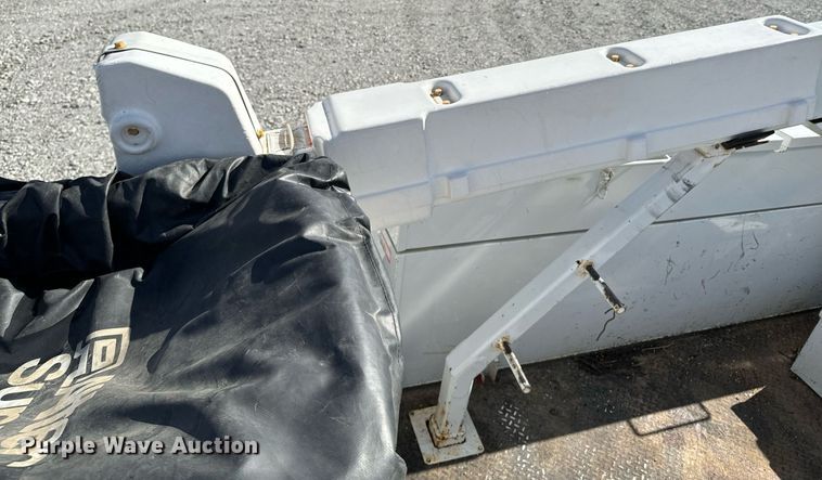 image for item OJ9485 2016 Ford   F550 Super Duty   bucket truck