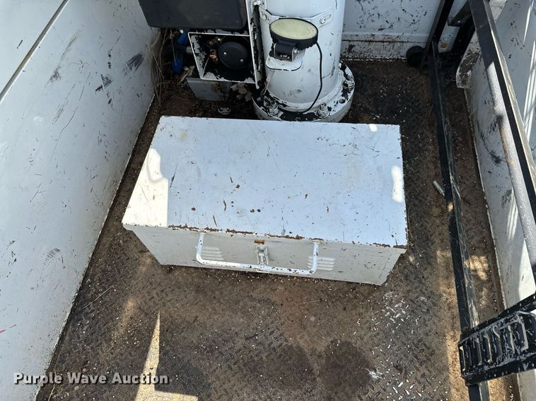 image for item OJ9485 2016 Ford   F550 Super Duty   bucket truck