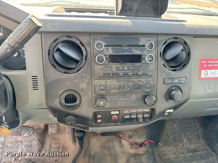 image for item OJ9485 2016 Ford   F550 Super Duty   bucket truck