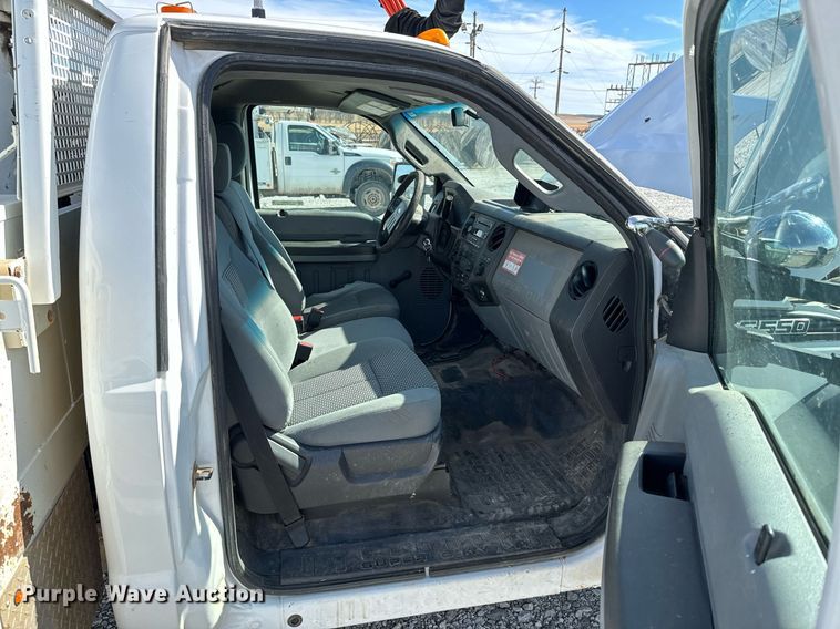 image for item OJ9485 2016 Ford   F550 Super Duty   bucket truck