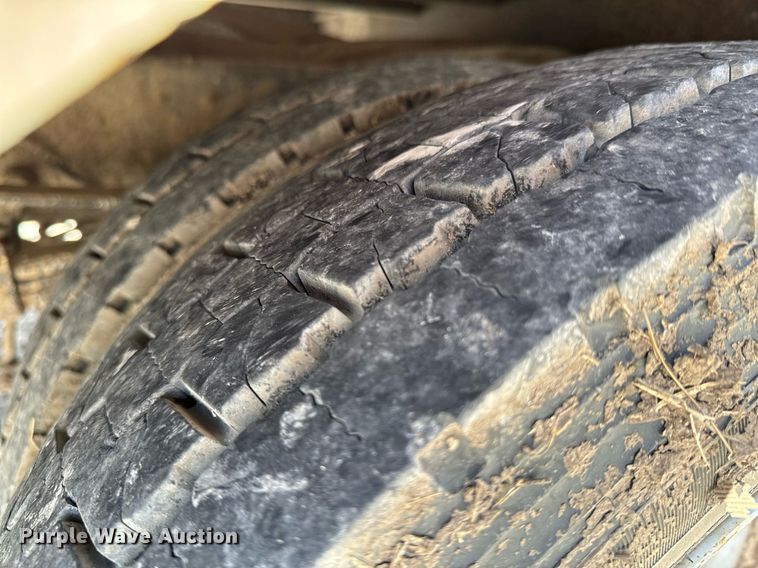 image for item OJ9485 2016 Ford   F550 Super Duty   bucket truck