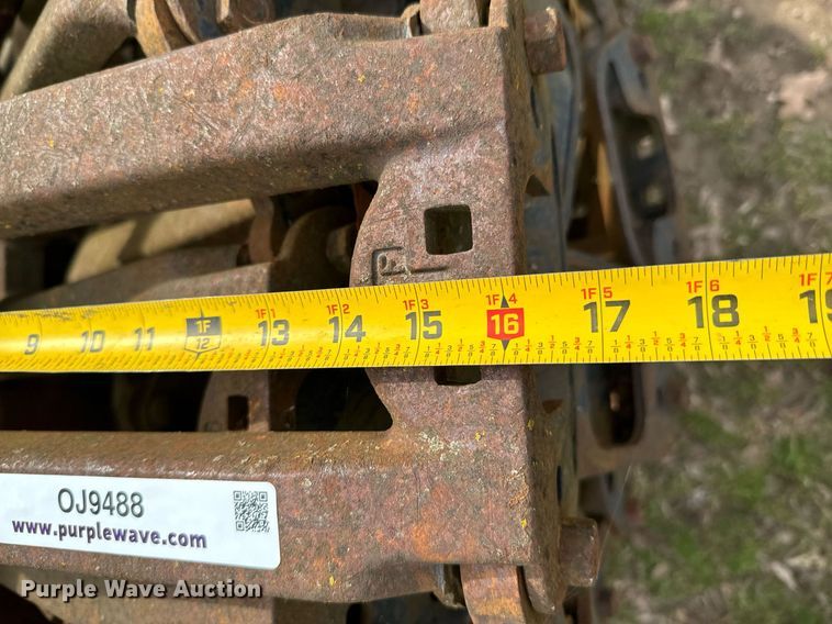 image for item OJ9488 John Deere 328E tracks